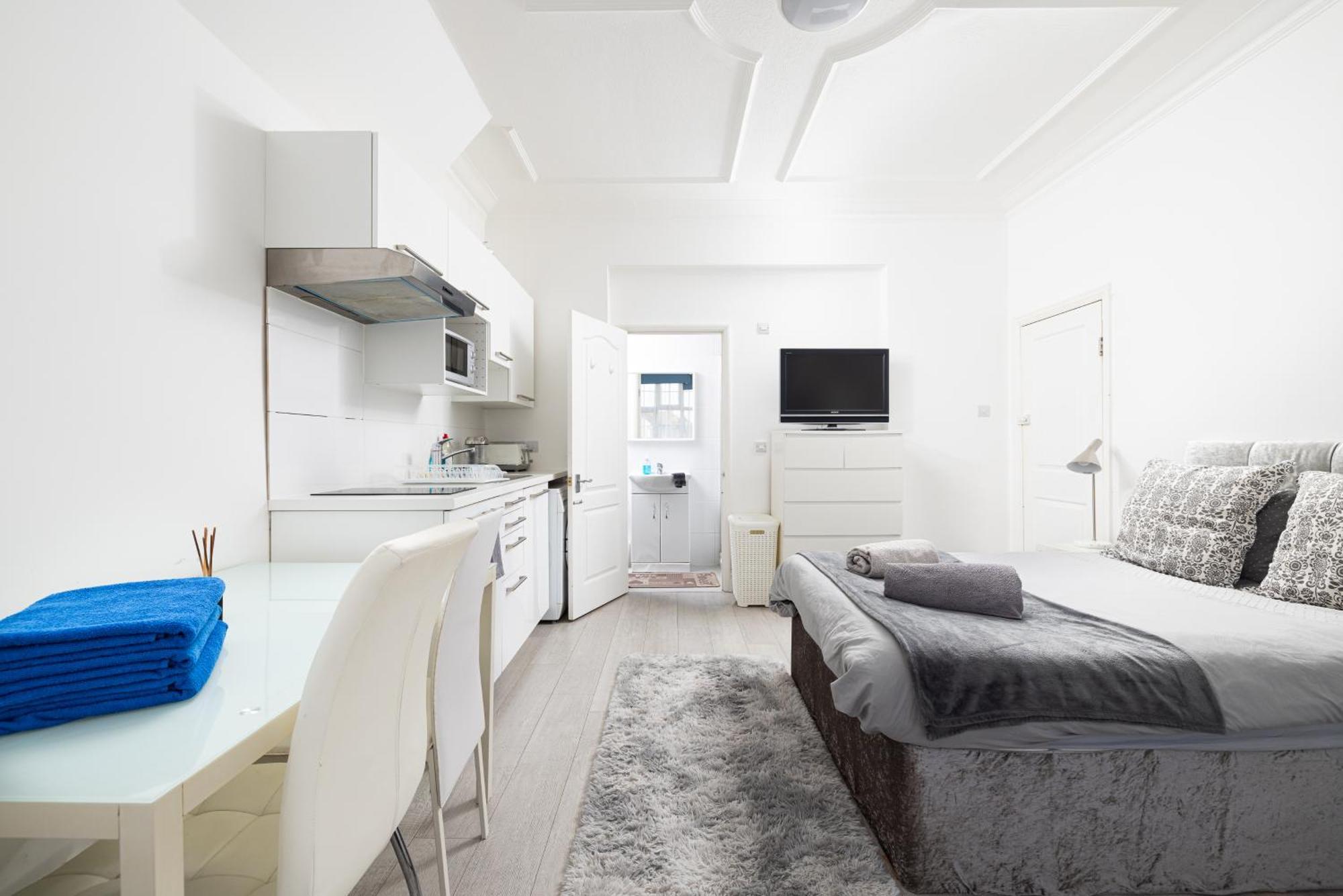 Bright Studio On Golders Green Road Londra Esterno foto